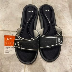 Nike Comfort Slides NWT